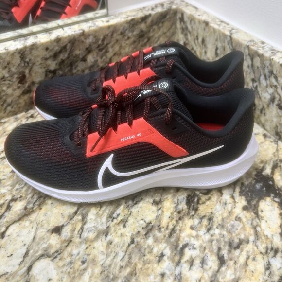Nike Air Zoom Pegasus 40 Black Light Crimson Red White Men Size 9 DV3853-003 main image 6